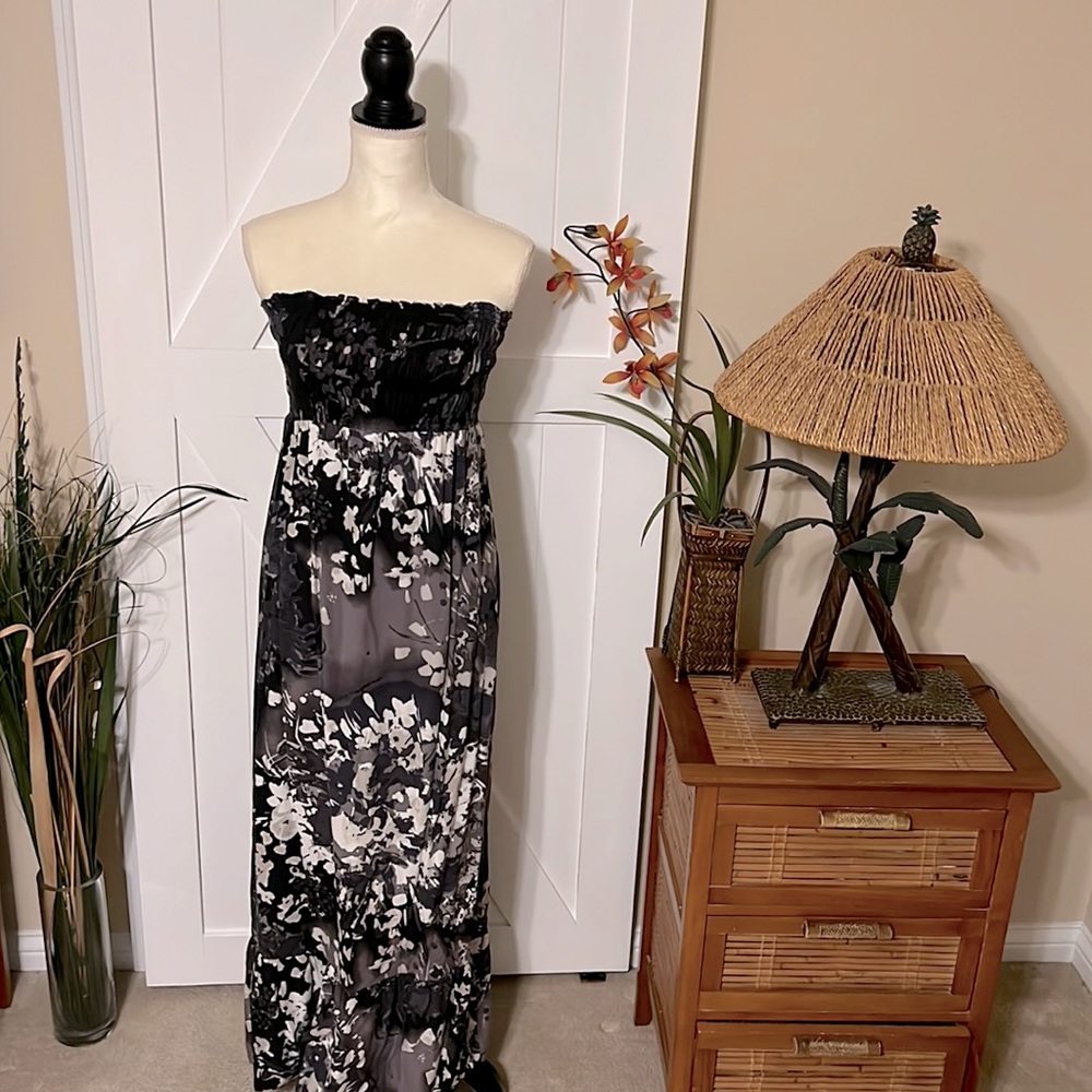 EXPRESS Black & Gray Floral Maxi Dress